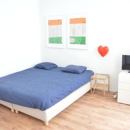 Awesome Studio In Marolles Apartment Brussels Luaran gambar