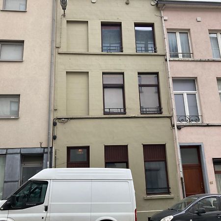 Awesome Studio In Marolles Apartment Brussels Luaran gambar