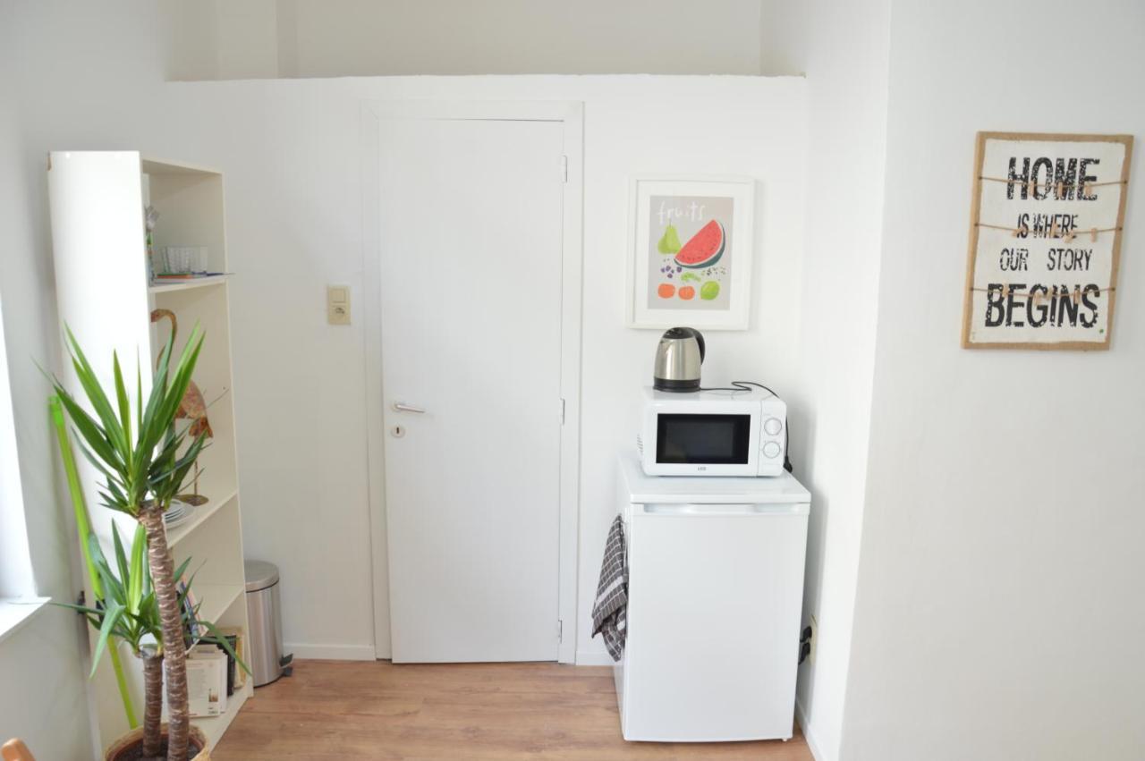 Awesome Studio In Marolles Apartment Brussels Luaran gambar