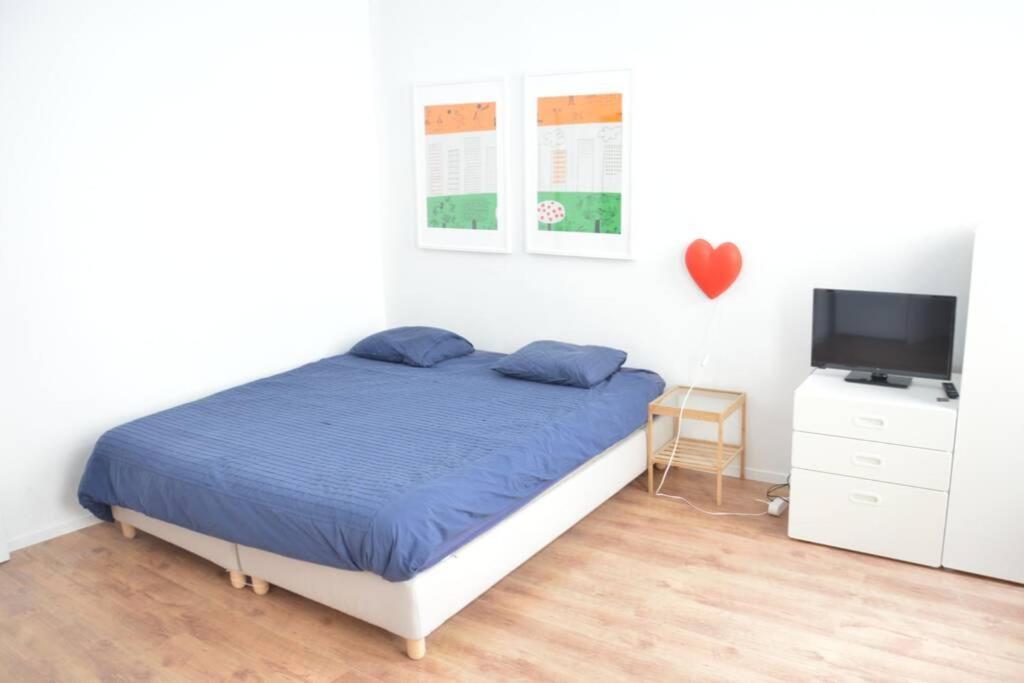 Awesome Studio In Marolles Apartment Brussels Luaran gambar