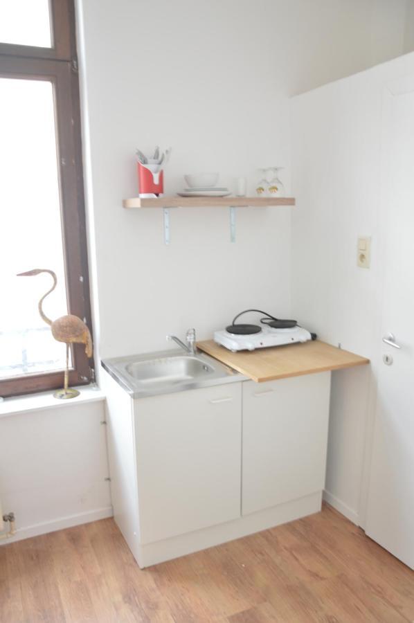 Awesome Studio In Marolles Apartment Brussels Luaran gambar